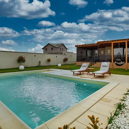 Peninsula Luxury & * Năvodari