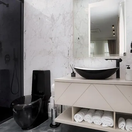 Peninsula Luxury & Villa *