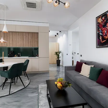 Villa Peninsula Luxury & *