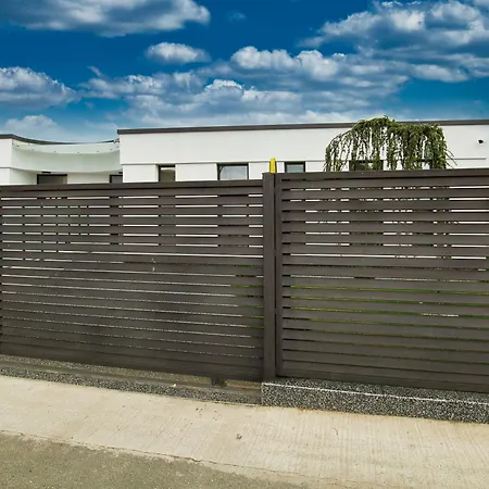 Peninsula Luxury & Villa *