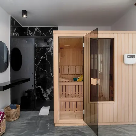 Villa Peninsula Luxury &