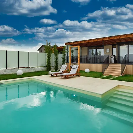 Villa Peninsula Luxury &