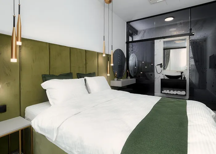 Peninsula Luxury & ヴィラ ナボダリ