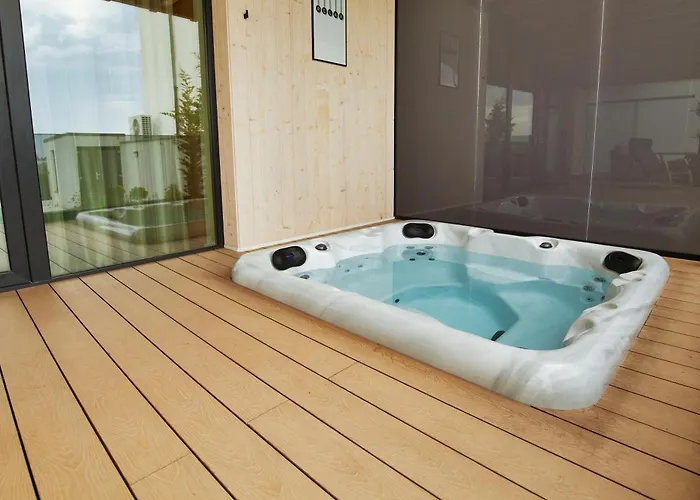 Peninsula Luxury & * ナボダリ