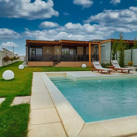 Villa Peninsula Luxury & Navodari