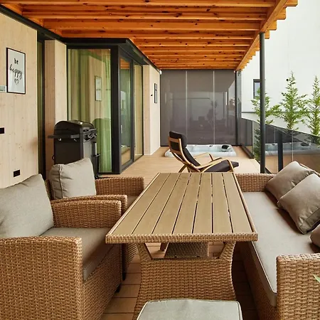 Peninsula Luxury & * Năvodari
