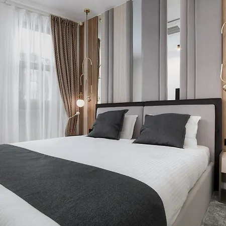 Peninsula Luxury &