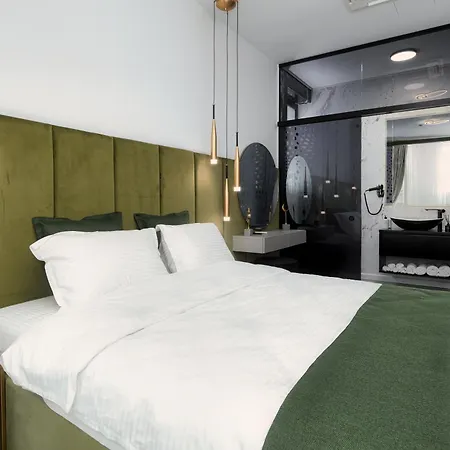 Peninsula Luxury & Βίλα Năvodari