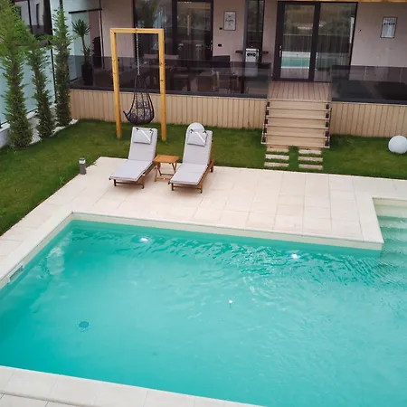 Peninsula Luxury &
