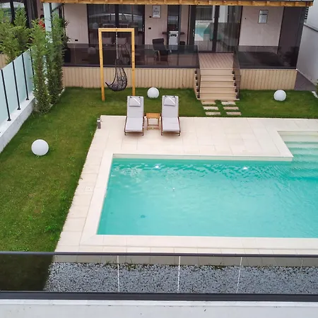 Peninsula Luxury &