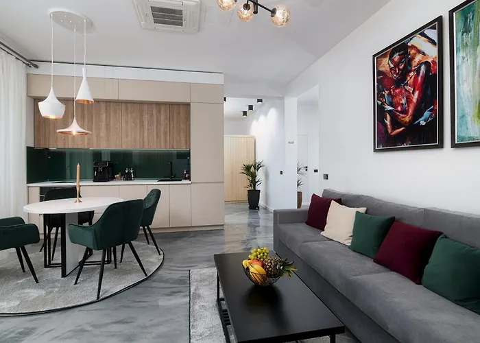 Villa Peninsula Luxury & *