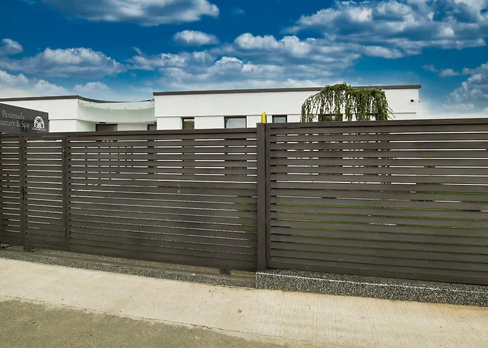 Peninsula Luxury & Villa *