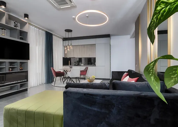 Peninsula Luxury & * Navodari