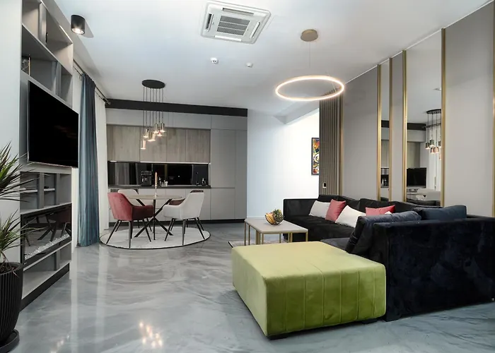 Villa Peninsula Luxury & *