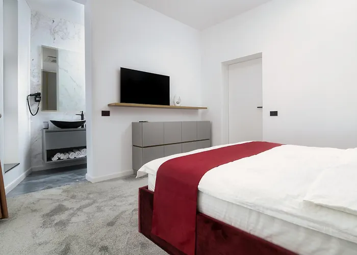 Peninsula Luxury & Villa