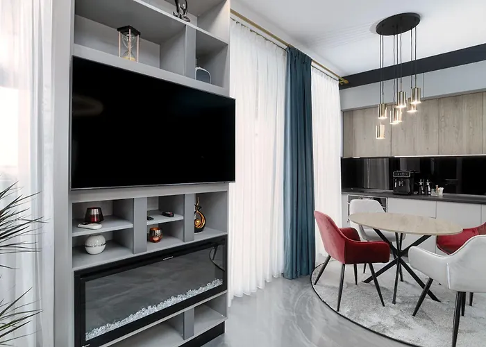 Peninsula Luxury & * Navodari