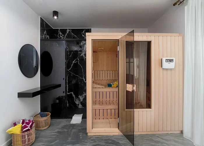 Villa Peninsula Luxury &