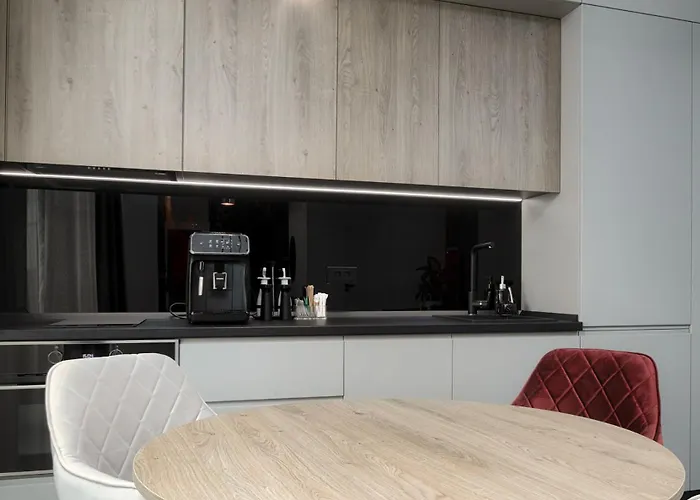 Peninsula Luxury & *